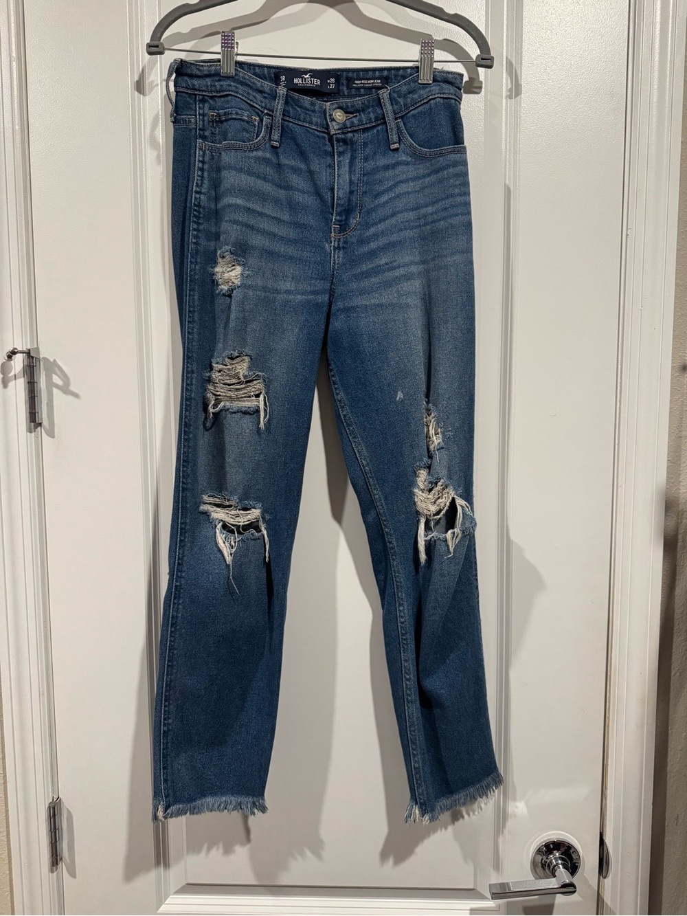 Hollister Ripped Straight-Leg Jeans in Medium Blue